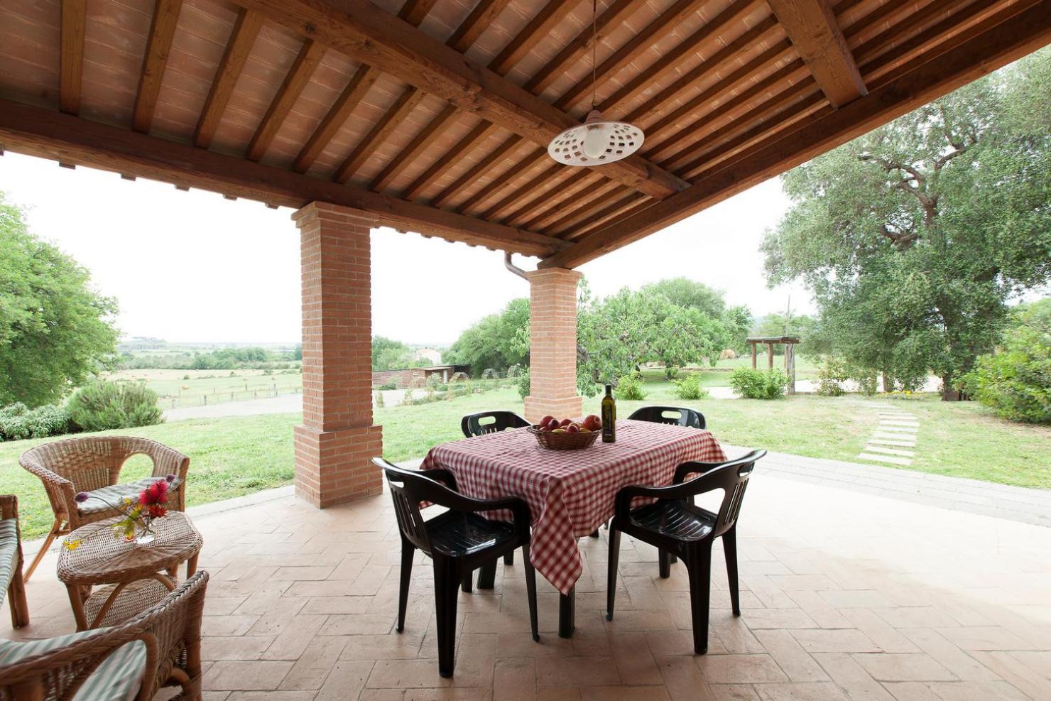 Agriturismo Bio Podere Doganelle Giuncarico Luaran gambar